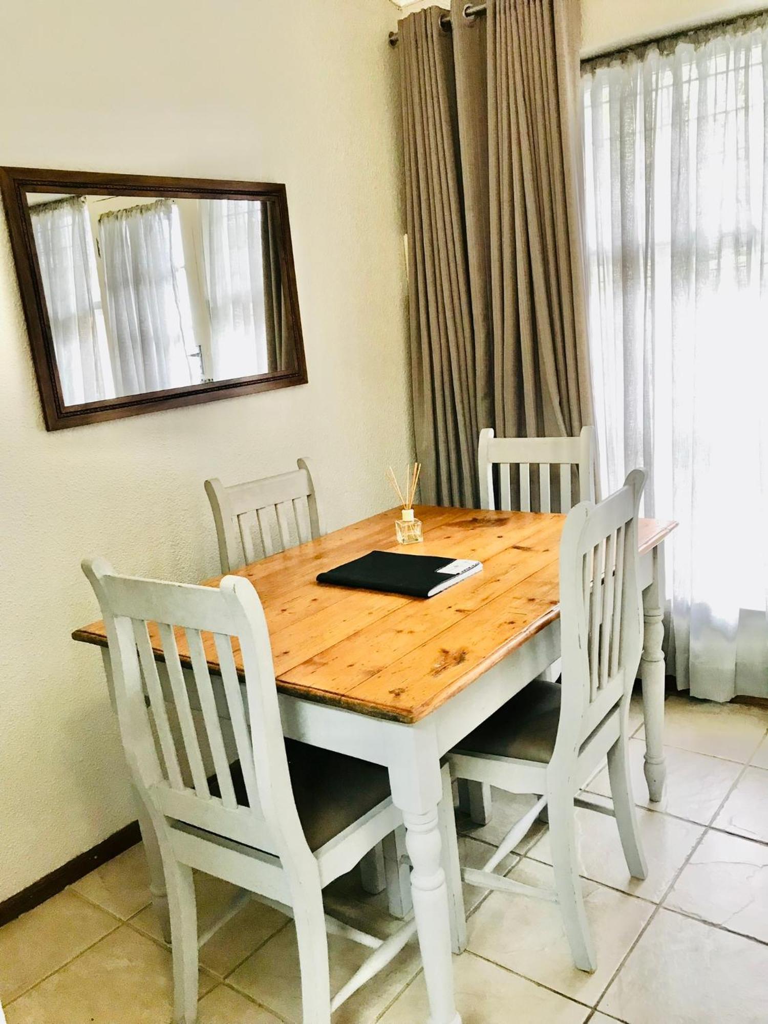 10 van der Westhuizen Durbanville Buitenkant foto